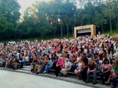Акция «Ночь кино» в воронежском «Зеленом театре» собрала больше 1,5 тысяч участников