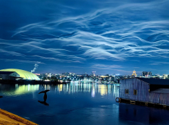 Явление невероятной красоты заметили в небе над Воронежем