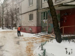 Полный провал борьбы с катком во дворах попытался объяснить «ПИК-Комфорт» в Воронеже