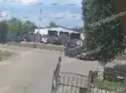 Жесткое столкновение мотоцикла и легковушки попало на видео под Воронежем