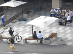 В Воронеже показали, как звуки оркестра вынудили мужчину бросить работу