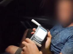 Опубликовано видео задержания пьяного 19-летнего водителя без прав под Воронежем