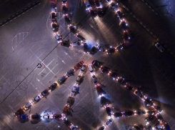 Вечный огонь из машин сделали ко Дню Победы в Воронеже 