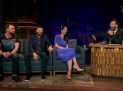 В программе «Вечерний Ургант» стенд-ап комики шутили, где лучше «хряпнуть водочки» и почему лучше не купаться в Воронеже