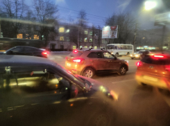 9-балльные пробки сковали движение вечером 24 марта в Воронеже