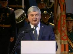 Александр Гусев поздравил всех «настоящих» защитников отечества с предстоящим праздником в Воронеже