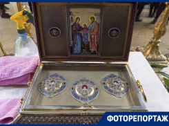 Как выглядит Пояс Пресвятой Богородицы, ради которого сотни воронежцев стоят в очереди