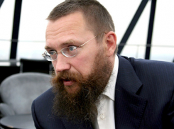 Скандальный бизнесмен Герман Стерлигов сменил табличку на воронежском магазине