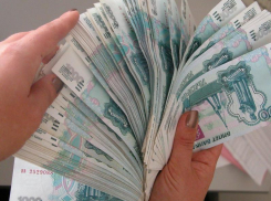 В Воронеже поймали должностное лицо при получении взятки в 100 тысяч рублей