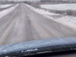 «Дорога изо льда» образовалась между двумя селами под Воронежем