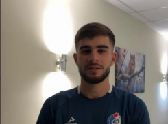 «Соскучился»: сломавший ногу на поле футболист «Факела» поведал о самочувствии