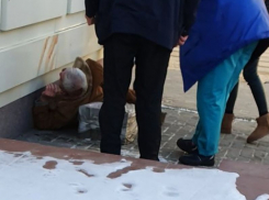 Молодые воронежцы пришли на помощь пенсионеру, которому стало плохо