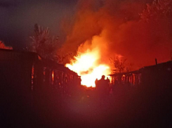 О крупном пожаре в районе педагогического колледжа на Газовой сообщили воронежцы