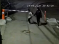 Романтик с большой дороги: воронежец сломал шлагбаум на глазах своей второй половинки