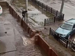 К чему привел затяжной дождь в Воронеже, показали на видео
