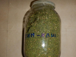 Наркотики начали закручивать в трёхлитровые банки в Воронежской области 