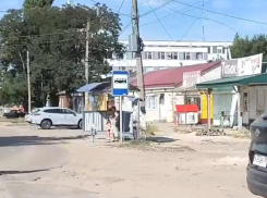 Жителям Воронежской области приходится 4 километра месить грязь