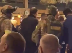 Раздачу повесток на азербайджанском застолье объяснил главный воронежский военком 