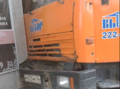  КамАЗ компании депутата Цыбаня протаранил кафе в Воронеже