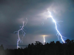 Град, гроза и сильный ветер накроют Воронежскую область