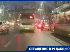 Тотальное игнорирование выделенной полосы автобусом сняли в Воронеже 