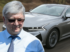 Чиновникам из странного учреждения купят иномарки на 4 млн рублей в Воронеже