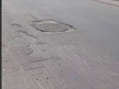 «Щебень в босоножки лезет»: опасная дорога обнаружена в Воронеже