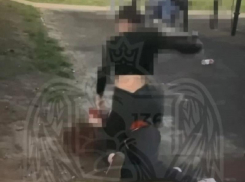 Били ногами: жестокое избиение школьницы попало на видео в Воронеже
