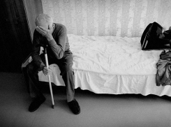 Полицейские вышли на налетчика, грабившего стариков в Воронежской области