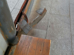 Остановка «сгнила» в центре Воронежа