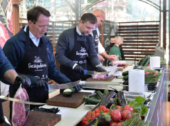 Алексей Гордеев четыре дня никак не комментирует скандал с недвижимостью на 1,5 млрд рублей