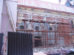 Уничтоженную лепнину капремонтом восстановят на театре кукол в Воронеже