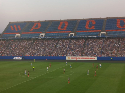 Вязкая и грубая игра состоялась на домашнем матче «Факела» с «Уралом» в Воронеже