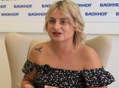 “Доставай трусы и залезай на стол”: девушка из Воронежа раскрыла внутреннюю кухню шоу “Четыре свадьбы”