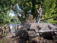 «Блокнот Воронеж» представляет видеосюжет спецоперации по подъему из Дона уникального танка Т-34-76