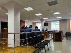 Обвиняемые в жестокой расправе над воронежской студенткой откосили от дачи показаний и попытались закрыть суд от СМИ