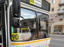 «Сюда иди, поговорим!» – об агрессивном поведение водителя автобуса рассказали воронежцы