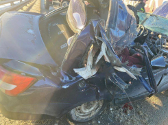 Что осталось от Lada Granta после смертельного столкновения с фурой на М-4 «Дон», показали на фото