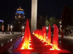 Праздничную подсветку новых фонтанов на площади Победы показали в Воронеже