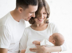 Воронежские семьи будут получать за рождение первенца ежемесячно по 10 тысяч рублей