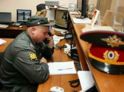 Воронежские полицейские нашли пропавшую женщину, когда она ругалась в здании управы