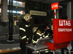 Тушение горящей парковки отработали спасатели в торговом центре Воронежа