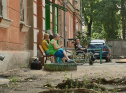 Из-за разрушенной дороги инвалид-колясочник стал заложником обрушившихся стен воронежского общежития