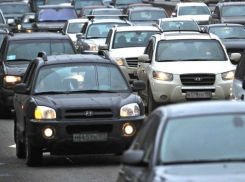 В Воронеже сотрудники ГИБДД призывают заранее покупать подарки