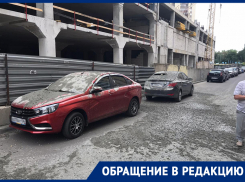 Стройка элитного ЖК залила бетоном припаркованные машины в Воронеже
