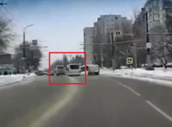 Привычку рисковать пассажирами показали на примере двух автобусов в Воронеже 