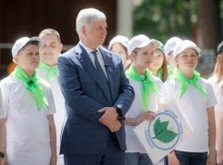 Баснословные миллионы потратили на отдых детей в воронежских лагерях