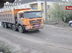 Трескаются дома: фуры кошмарят воронежцев на двух улицах 