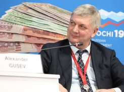 Сколько «скорых» можно было бы купить за деньги, отведенные на пиар воронежского губернатора