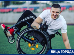 Я полюбил свой трудный путь, - воронежский блогер-колясочник, выживший в страшном ДТП